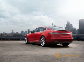 Tesla Model S - офисное автокресло